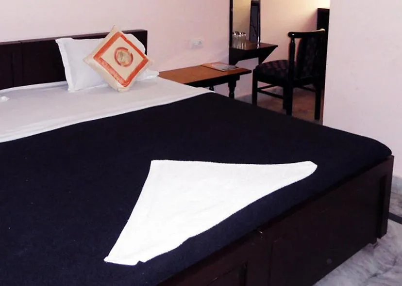 Spot On 22768 Hotel Ambika Palace Agra  3*, Agra (Uttar Pradesh)