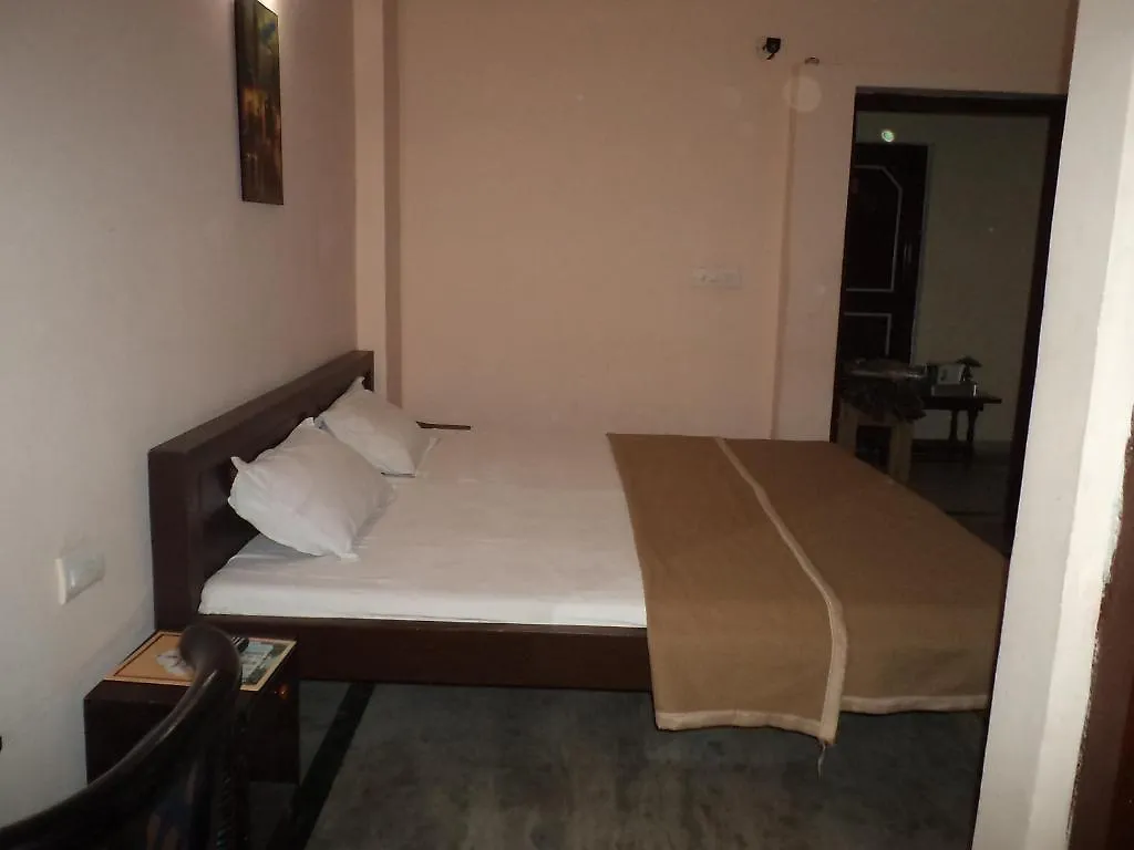 Spot On 22768 Hotel Ambika Palace Agra